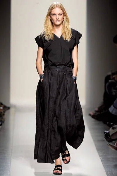 Look 15